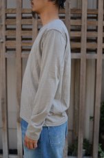 画像2: 【SALE】Beautifical（ビューティフィカル ) HENLY NECK L/S Tee [LT.GRAY] (2)