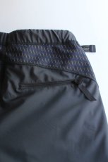 画像8: 【SALE!】and wander (アンドワンダー) double jacquard knit short pants [CHARCOAL] (8)