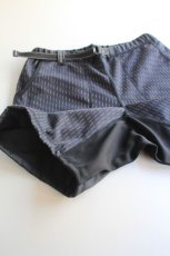 画像6: 【SALE】and wander (アンドワンダー) double jacquard knit short pants [CHARCOAL] (6)