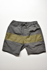 画像2: 【SALE】Short pants every day (ショートパンツエブリデイ)  CENTER LINE HERRINGBONE [GRAY×KHAKI] (2)