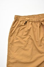 画像4: 【SALE】AXESQUIN -modified- (アクシーズクインモディファイド) NYLON BIG SHORTS [COYOTE]  (4)