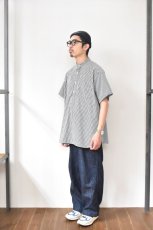 画像17: INDIVIDUALIZED SHIRTS (インディビジュアライズドシャツ) Relaxed Fit Band Collar Pull Over Shirt -別注- [BLACK GINGHAM] (17)