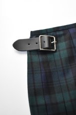 画像2: 【For WOMEN】O'NEIL OF DUBLIN (オニールオブダブリン) Worsted Wool-Tartan Middle Kilt Skirt [BLACK WATCH] (2)