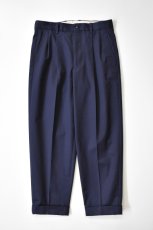 画像2: SCYE BASICS (サイベーシックス) San Joaquin Cotton Tapered Pleated Trousers [NAVY] (2)
