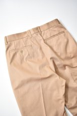 画像9: SCYE BASICS (サイベーシックス) San Joaquin Cotton Tapered Pleated Trousers [BEIGE] (9)