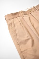画像4: SCYE BASICS (サイベーシックス) San Joaquin Cotton Tapered Pleated Trousers [BEIGE] (4)