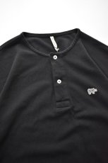 画像3: SCYE BASICS (サイベーシックス) Cotton Pique Henley Neck Shirt [BLACK] (3)