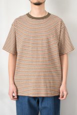 画像3: Behind The River (ビハインドザリバー) Gordy S/S Border Tee [OLIVE/GORDY] (3)