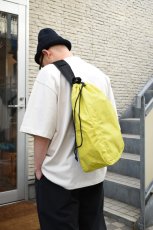 画像2: OGIO (オジオ) Sonic Sling Pack [SULFUR/BLACK] (2)