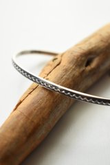 Ericka Nicolas Begay (エリッカニコラスビゲイ) Triangle Plain Bangle