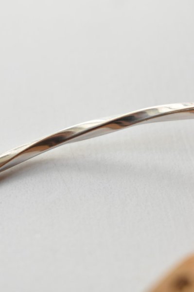 Ericka Nicolas Begay (エリッカニコラスビゲイ) Twist Bangle