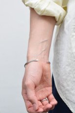 画像11: Ericka Nicolas Begay (エリッカニコラスビゲイ) Stamp Bangle #01 (11)