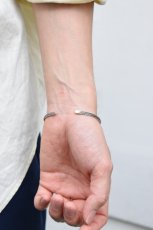 画像11: Ericka Nicolas Begay (エリッカニコラスビゲイ) Stamp Bangle #02 (11)