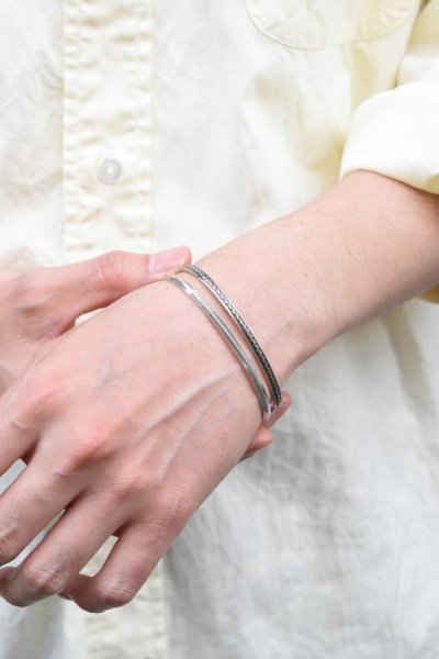 画像1: Ericka Nicolas Begay (エリッカニコラスビゲイ) Triangle Plain Bangle