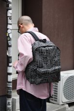 画像12: Overland EQUIPMENT (オーバーランドイクイップメント) DAYPACK [BLACK/SPIDER REFLECTOR] (12)