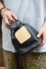 画像12: Scye (サイ) Shrink Leather Drawstring Bag [BLACK] (12)