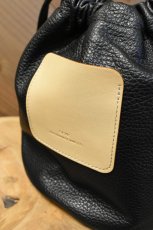 画像3: Scye (サイ) Shrink Leather Drawstring Bag [BLACK] (3)