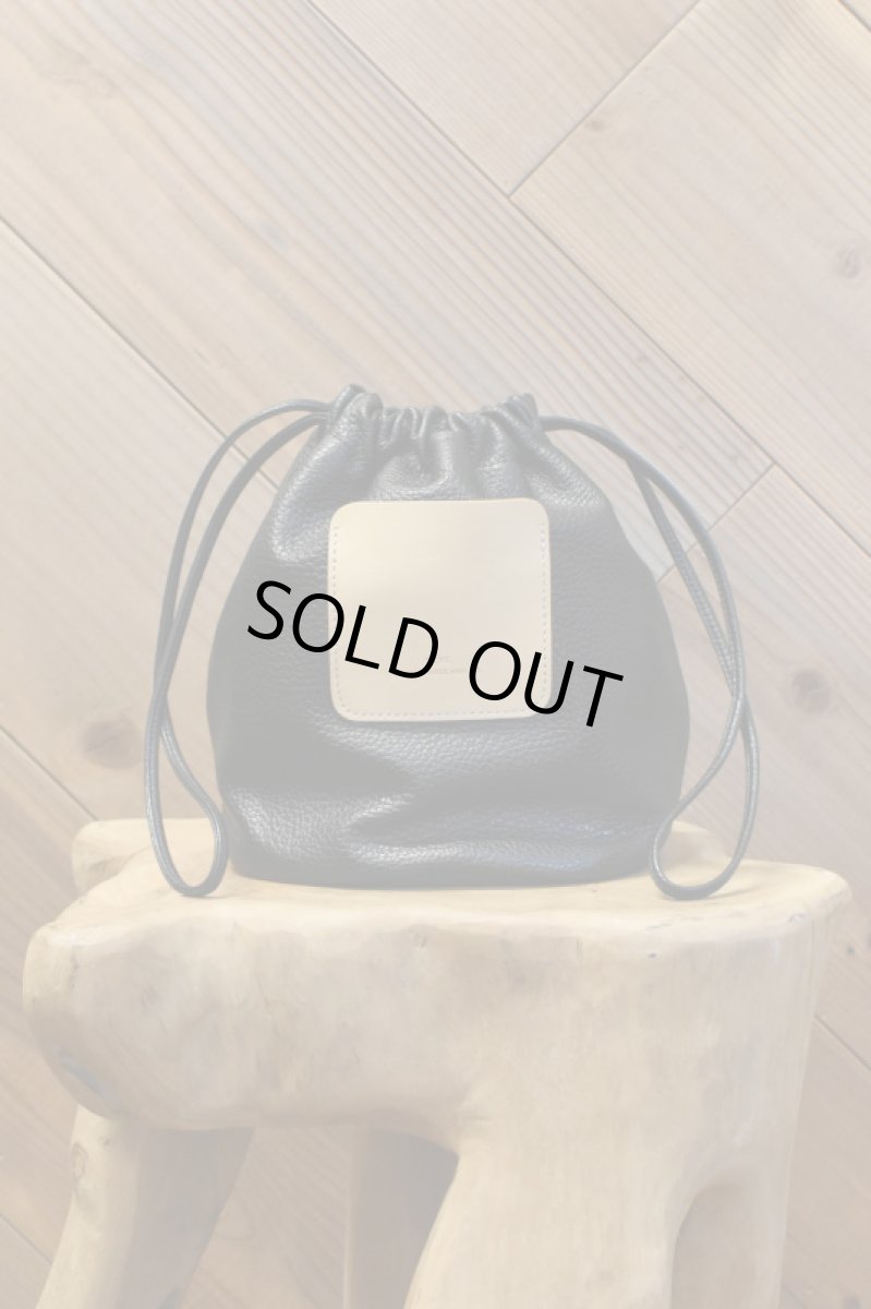 画像1: Scye (サイ) Shrink Leather Drawstring Bag [BLACK] (1)