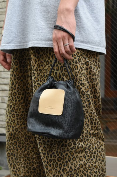 Scye (サイ) Soft Leather Drawstring Bag [BLACK]