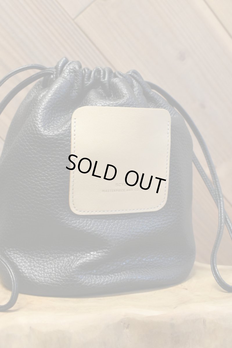 画像2: Scye (サイ) Shrink Leather Drawstring Bag [BLACK] (2)