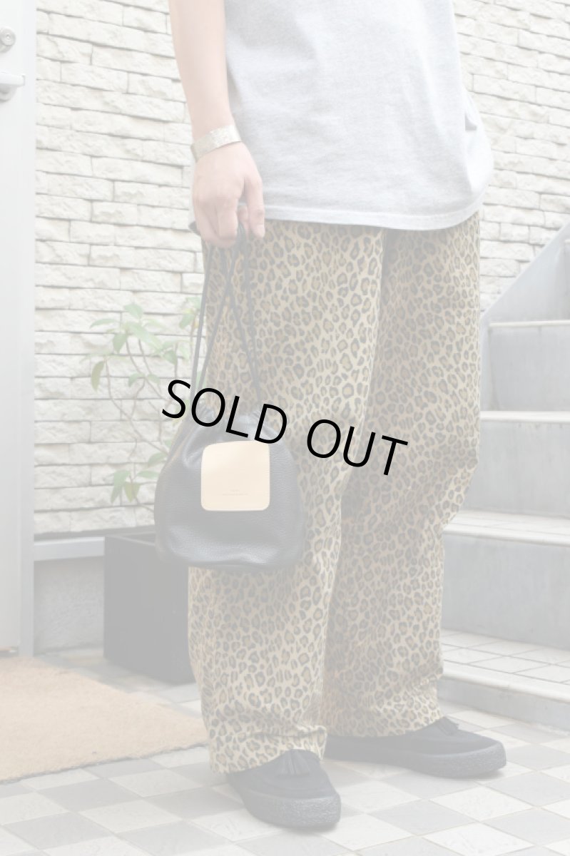 画像10: Scye (サイ) Shrink Leather Drawstring Bag [BLACK] (10)