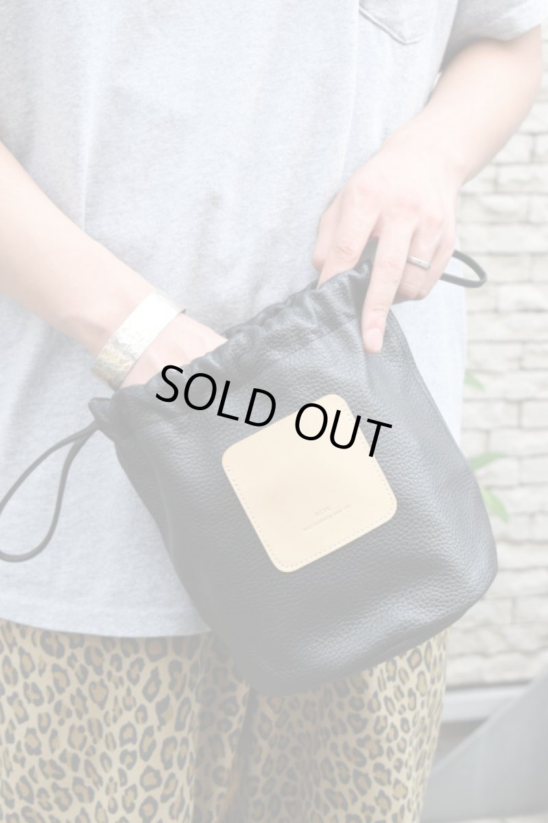 画像13: Scye (サイ) Shrink Leather Drawstring Bag [BLACK] (13)