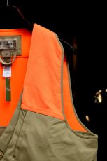 画像2: L.L.Bean (エルエルビーン) Double L Upland Hunter's Vest [DARK KHAKI/HUNTER ORANGE] (2)