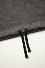画像16: kontor (コントール) High Neck Pullover Sweat [CHARCOAL] (16)
