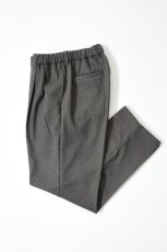 画像1: FLISTFIA (フリストフィア) Tuck Wide Trousers [BROWN HOUNDSTOOTH] (1)