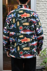 画像4: patagonia (パタゴニア) メンズ・ライトウェイト・シンチラ・スナップT・プルオーバー [SALMON ENERGY/OLD GROWTH GREEN] (4)