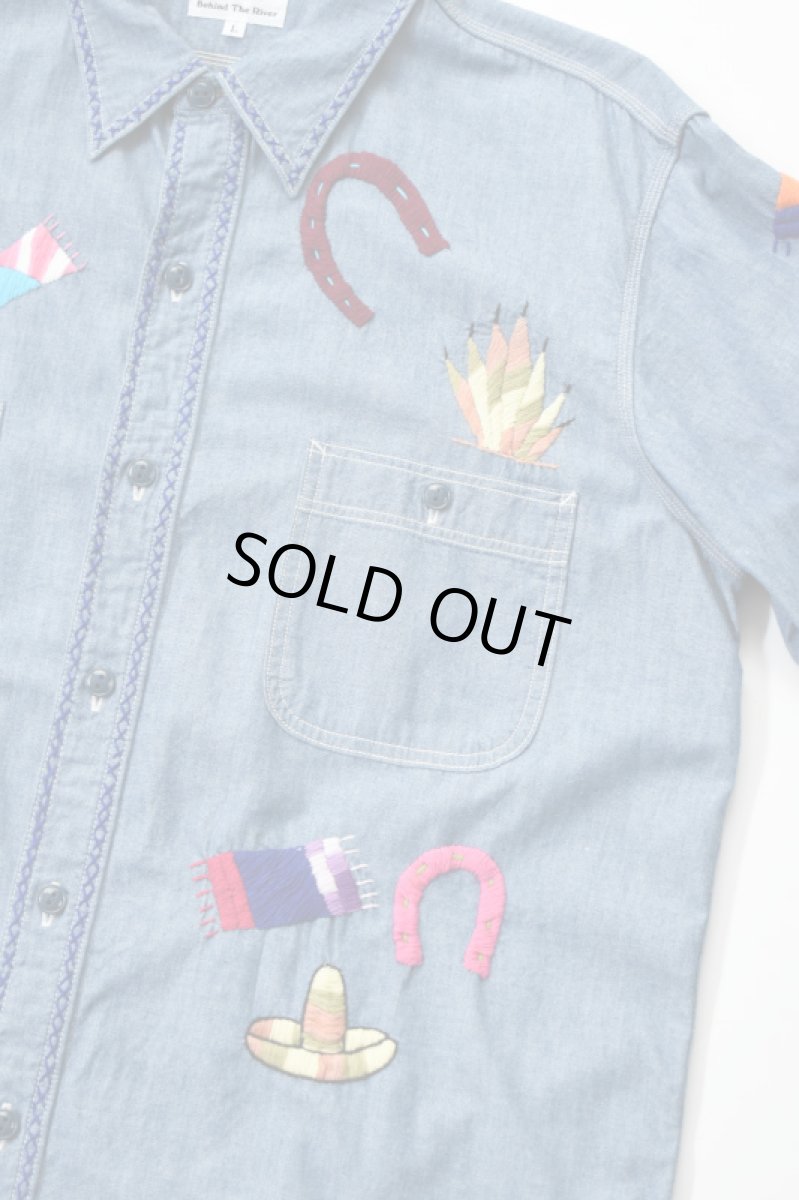 画像18: Behind The River (ビハインドザリバー) BTR×Lucy OAXACA Souvenir Chambray Shirt [BLUE/COLORFUL] (18)
