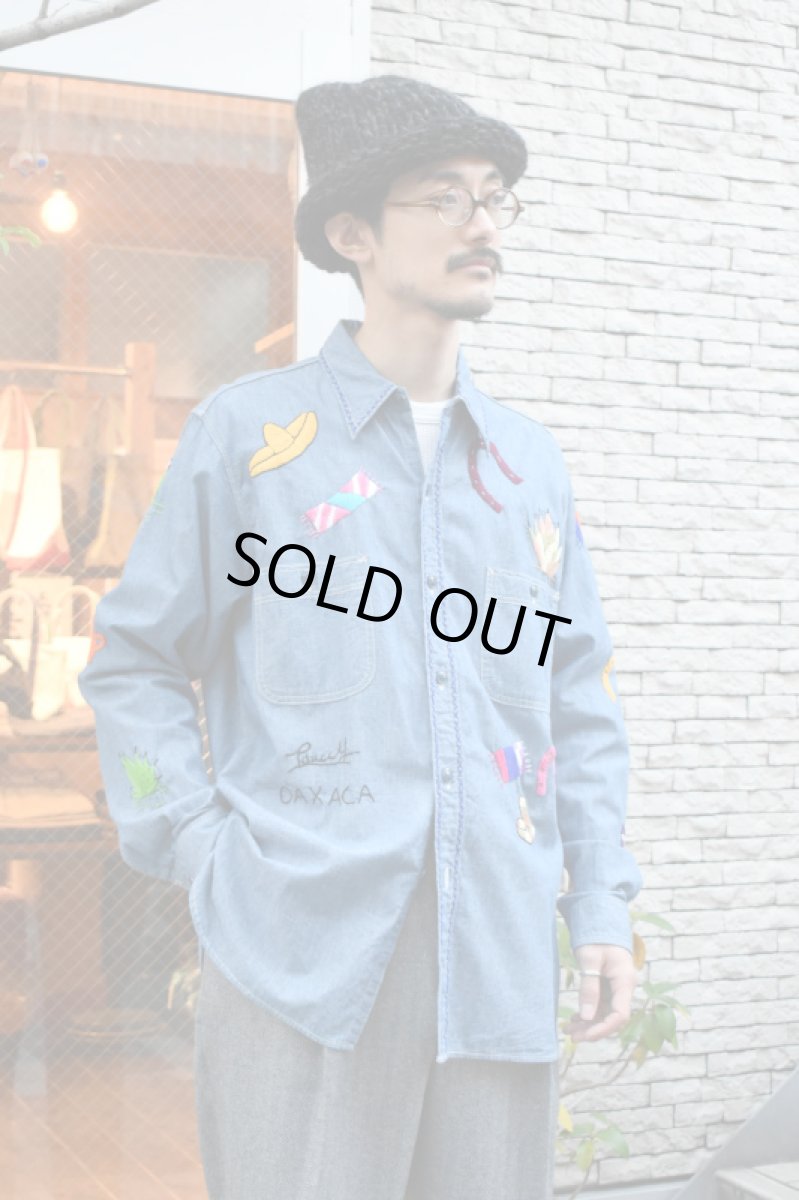 画像4: Behind The River (ビハインドザリバー) BTR×Lucy OAXACA Souvenir Chambray Shirt [BLUE/COLORFUL] (4)