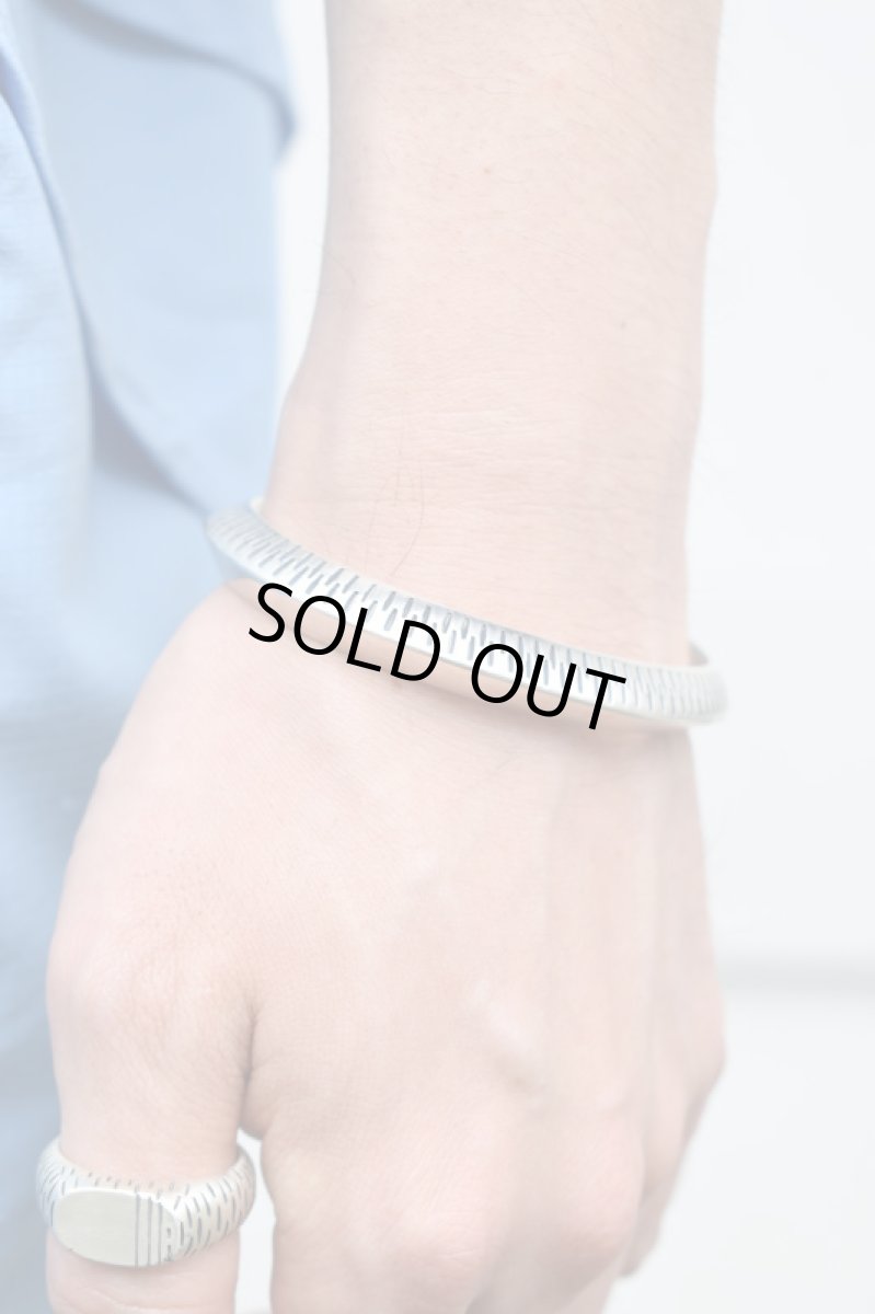 画像8: MANANAS (マナナス) MEETS / ichie Exclusive "TOBIKANNA" Stamp Triangle Bangle (8)
