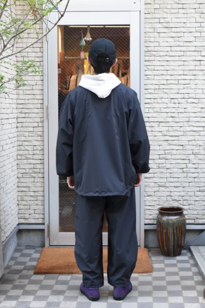 UNTRACE (アントレース) _245 [BLACK]