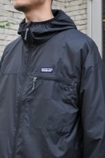 画像4: patagonia (パタゴニア) メンズ・ライト＆バリアブル・ジャケット [BLACK] (4)