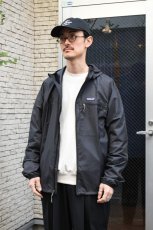画像2: patagonia (パタゴニア) メンズ・ライト＆バリアブル・ジャケット [BLACK] (2)