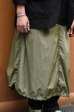 画像5: AXESQUIN -modified- (アクシーズクインモディファイド) NYLON TAFFTA EASY SKIRT [OLIVE] (5)