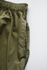 画像10: AXESQUIN -modified- (アクシーズクインモディファイド) NYLON TAFFTA EASY SKIRT [OLIVE] (10)