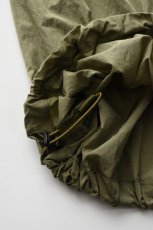 画像12: AXESQUIN -modified- (アクシーズクインモディファイド) NYLON TAFFTA EASY SKIRT [OLIVE] (12)