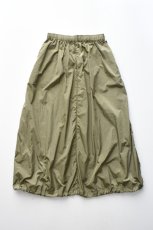 画像2: AXESQUIN -modified- (アクシーズクインモディファイド) NYLON TAFFTA EASY SKIRT [OLIVE] (2)