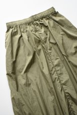 画像8: AXESQUIN -modified- (アクシーズクインモディファイド) NYLON TAFFTA EASY SKIRT [OLIVE] (8)