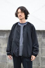 画像2: AXESQUIN -modified- (アクシーズクインモディファイド) MEETS EXCLUSIVE NYLON TAFFTA GATHER BLOUSON [BLACK] (2)