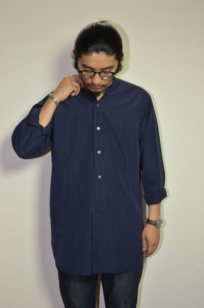 COMOLI (コモリ) BAND COLLAR SHIRT [NAVY] が入荷しました - MEETS
