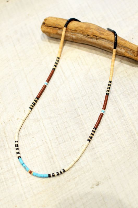 Dorene Calabaza (ドレーネ・カラバサ) Multi Color Heishe Choker が入荷しました