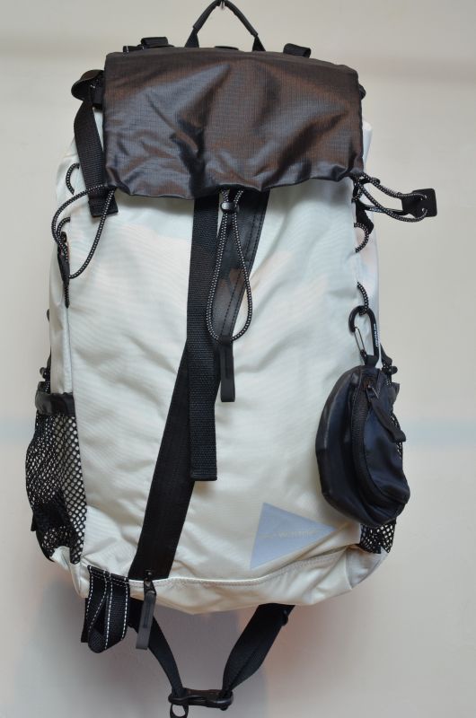 and wander (アンドワンダー) 30L BACKPACK [WHITE] が再入荷しました