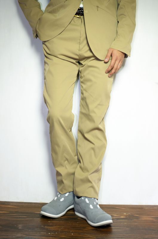 Necessary or Unnecessary (ネセサリー オア アンネセサリー) ZIP SPORTS [BEIGE] が入荷しました