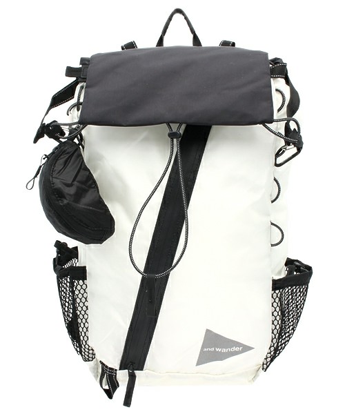 and wander (アンドワンダー) 30L BACKPACK [WHITE] が入荷しました