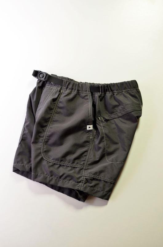 and wander (アンドワンダー) nylon climbing short pants [charcoal] が入荷しました