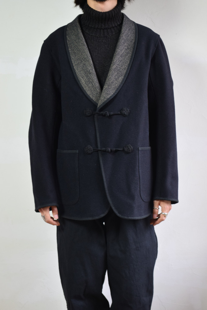 COMOLI (コモリ) ウールサテン スモーキングジャケット [NAVY] が入荷しました