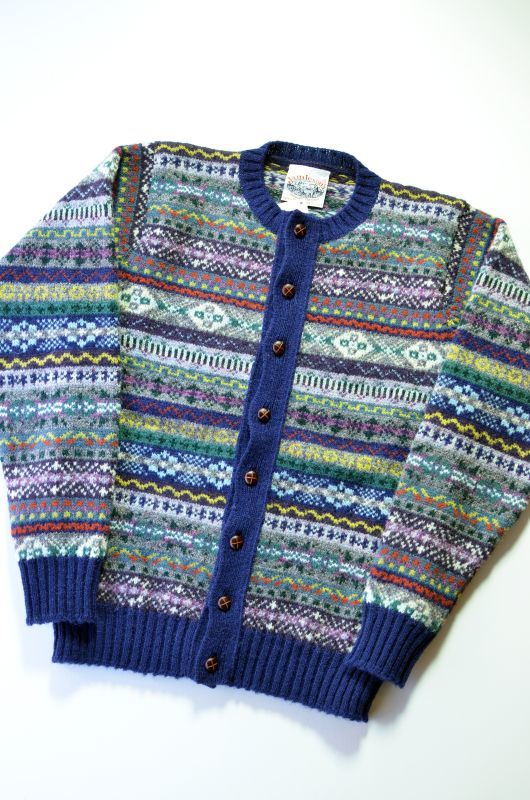 Jamieson's (ジャミーソンズ) Fairisle Crew Neck Cardigan が入荷しました